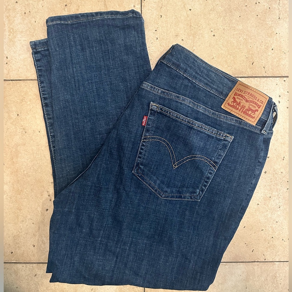 Women’s Levi’s Boyfriend Jeans dark wash 34 inch waist